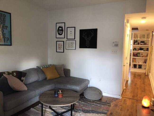 Foto del edificio - 778 Lamont St NW