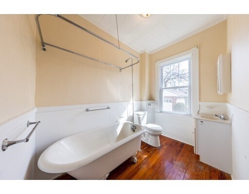 Building Photo - 48 Babbitt St