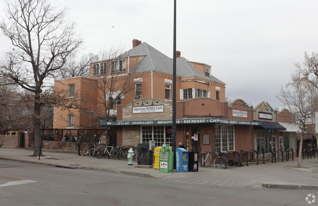 Foto del edificio - Three Oaks Apartments