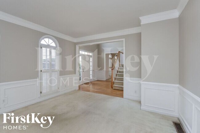 Building Photo - 1715 Foxwood Glen SE