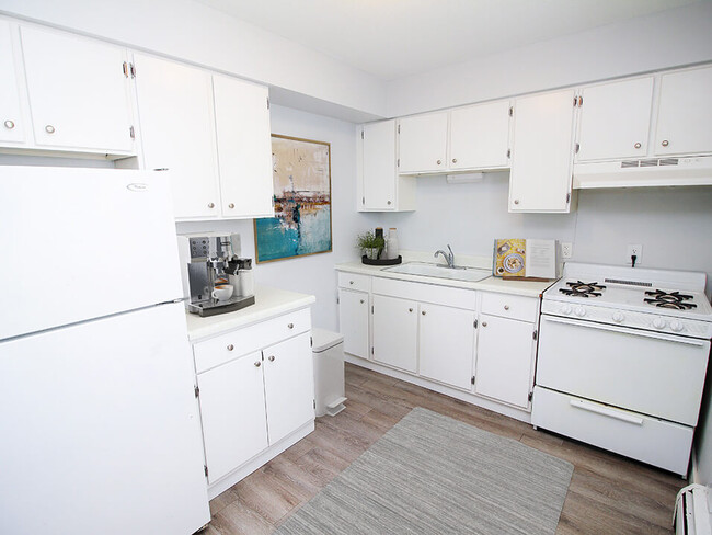 Newly Renovated Kitchens - East Edge Apartments