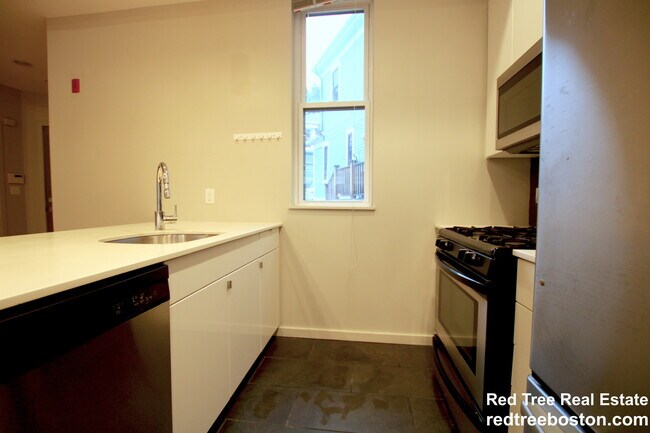 Foto del edificio - 55 Glenville Ave