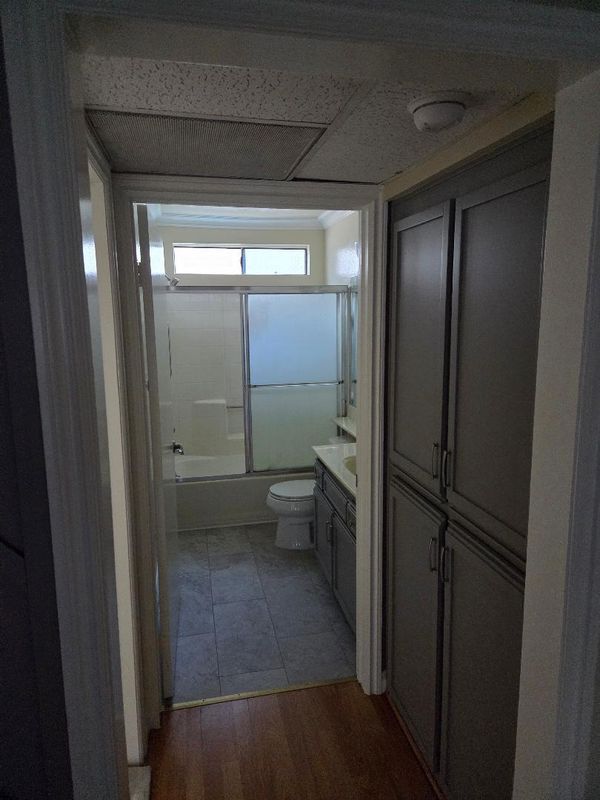 Foto del edificio - 618 E Magnolia Blvd