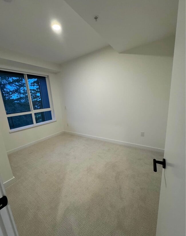 Building Photo - 13439 94A Av