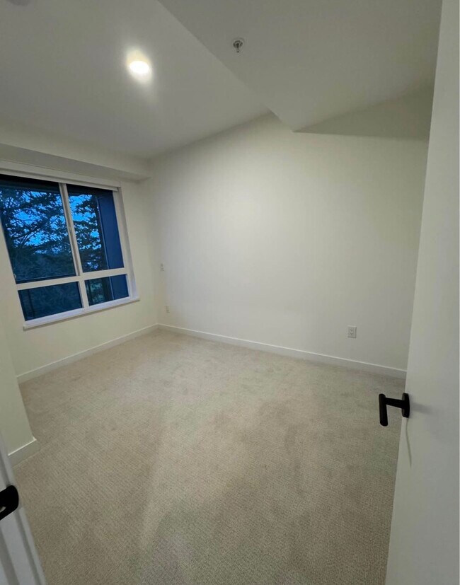 Photo du bâtiment - 13439 94A Av