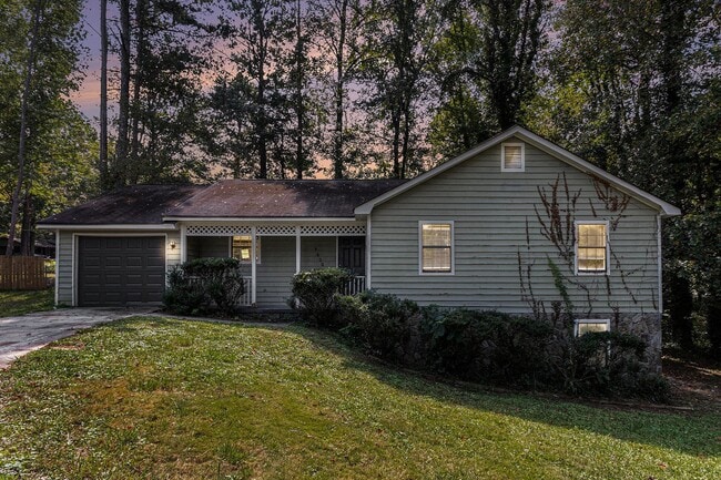 Building Photo - 3 bdrm, 2 bath in Stone Mountain