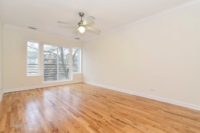 Building Photo - 2552 W Rosemont Ave