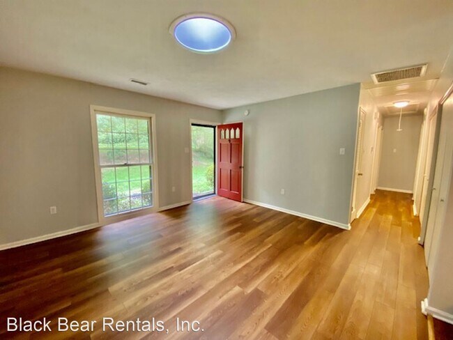 Building Photo - 3 br, 2 bath House - 466 Beaverdam Road
