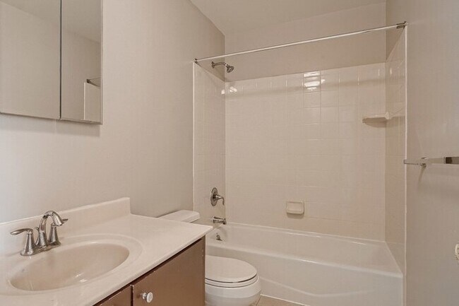 Foto del edificio - 3736 Twin Lakes Court, Baltimore, MD, 21244