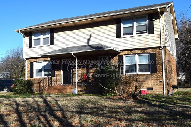 Building Photo - 215 A Settlers Landing Road