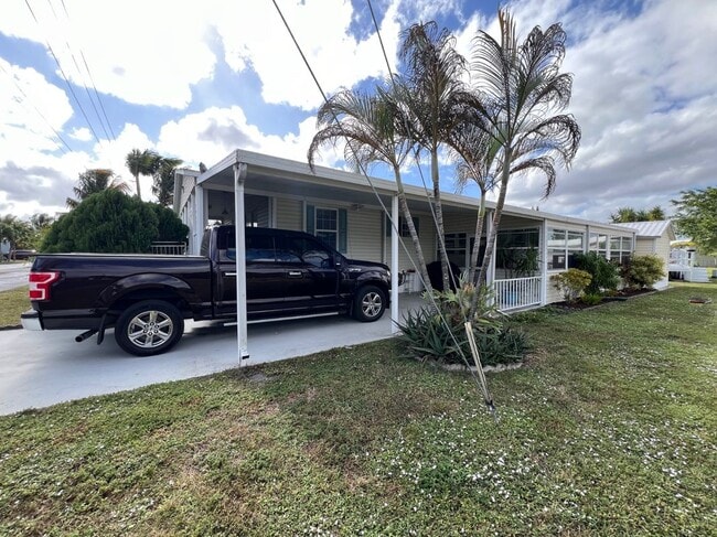 Foto del edificio - 3021 SW 52nd Ave