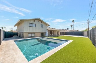 Building Photo - 1412 E Laguna Dr