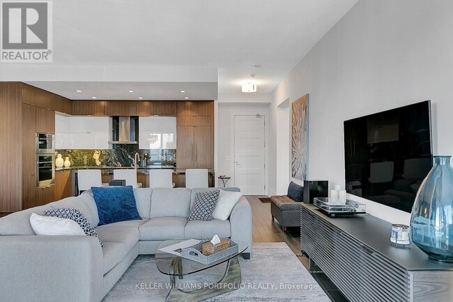 Building Photo - 300 Front St W