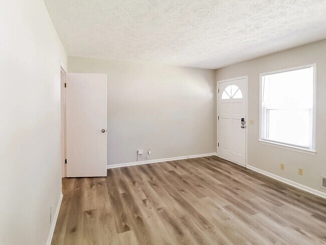 Foto del edificio - 721 Bluebird Dr SE