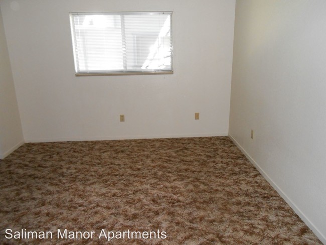 Building Photo - 800 S Saliman Rd