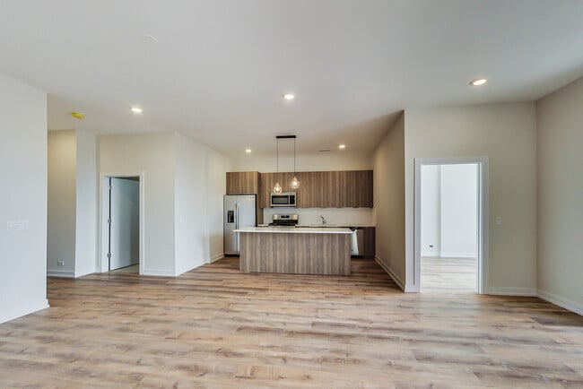 Building Photo - 2847 N Clybourn Ave