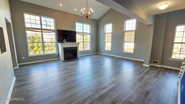 Foto del edificio - 51 Farrah Dr