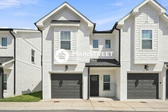 Building Photo - 136 Noble Pk Cir