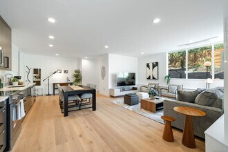 Building Photo - 5300 NE 67th St