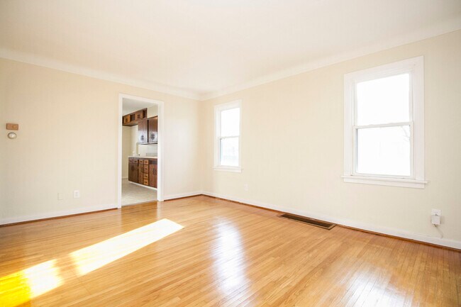 Building Photo - 2355 Ward St