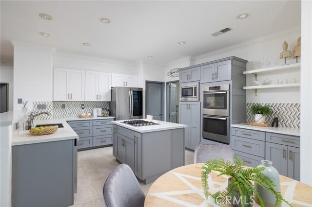 Building Photo - 27096 Ironwood Dr