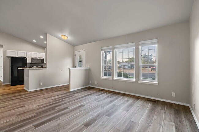 Foto del edificio - 1477 E Cougar Creek Dr