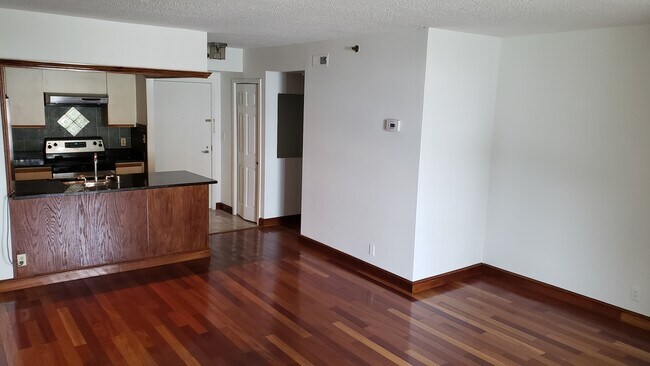 Foto del edificio - 5505 Seminary Rd