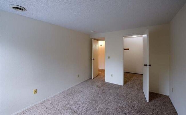 Primary Bedroom with walk in closet - 270 SE Barrington Dr
