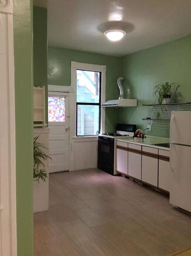 Foto principal - 129 Wetmore St