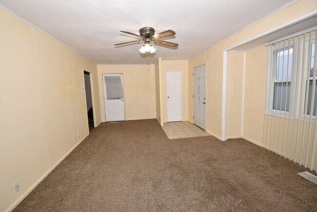 Foto del edificio - South Side 3 bedroom Ranch near shopping a...