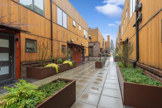 Foto del edificio - 3 bedroom in Seattle WA 98115