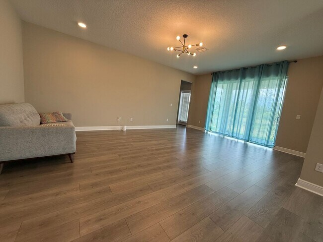 Foto del edificio - Brand-New 5BR/4BA Rental with Pond View, 4-Car Garage