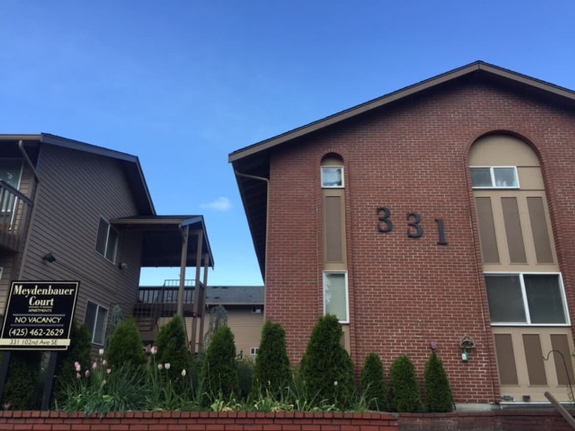 Building Photo - Meydenbauer Court Apartments