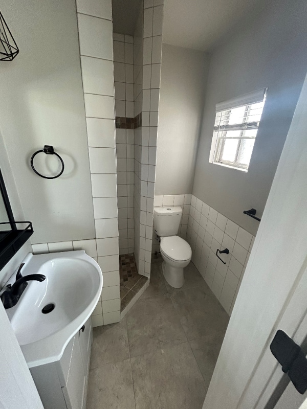 Building Photo - 1001 N Elm St