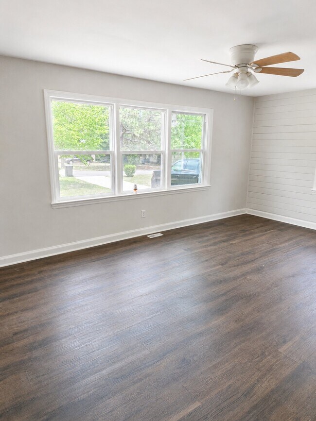 Building Photo - 1411 Stansfield Dr