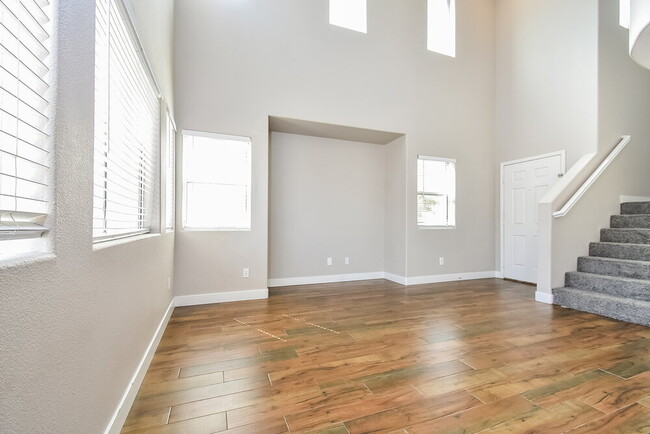 Building Photo - 9120 Spoonbill Ridge Pl