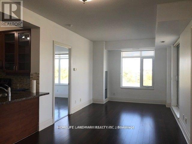 Photo du bâtiment - 151 Upper Duke Crescent