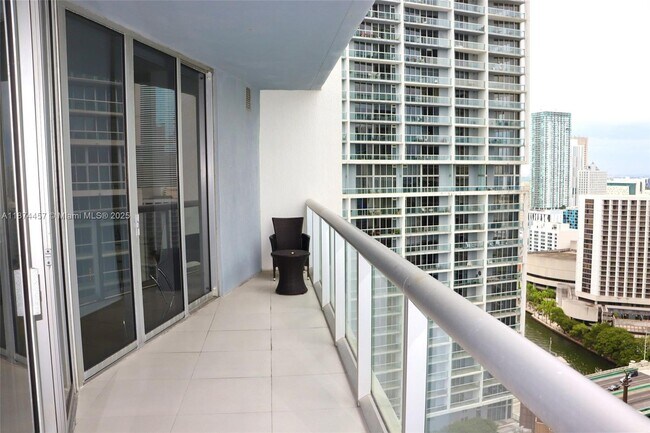 Foto del edificio - 495 Brickell Ave