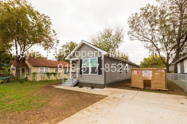 Foto del edificio - Charming 3-Bedroom Home with Spacious Yard in North Tulsa