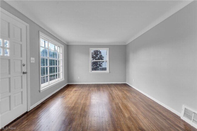 Building Photo - 10623 Wadsworth Ave