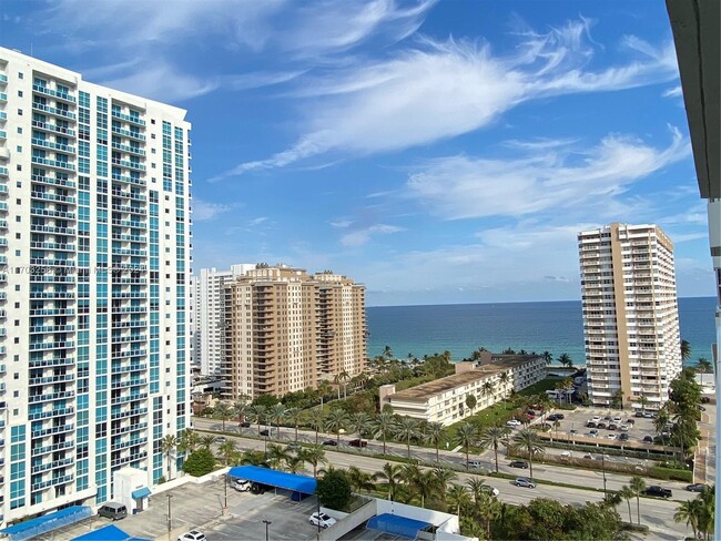 Foto del edificio - 1965 S Ocean Dr