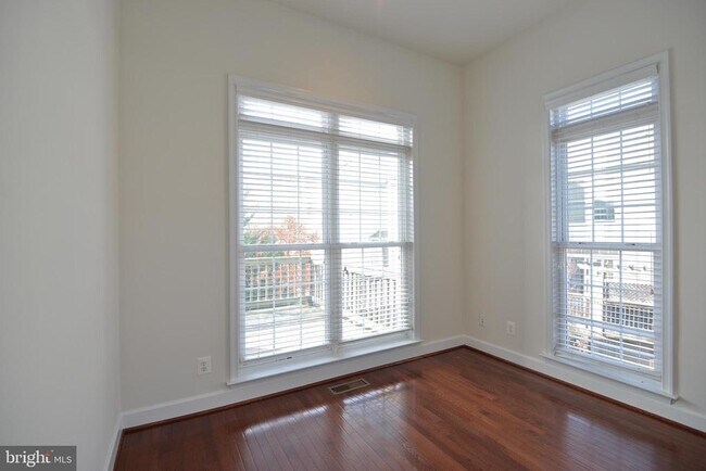 Foto del edificio - 9272 Laurel Ridge Crossing Rd
