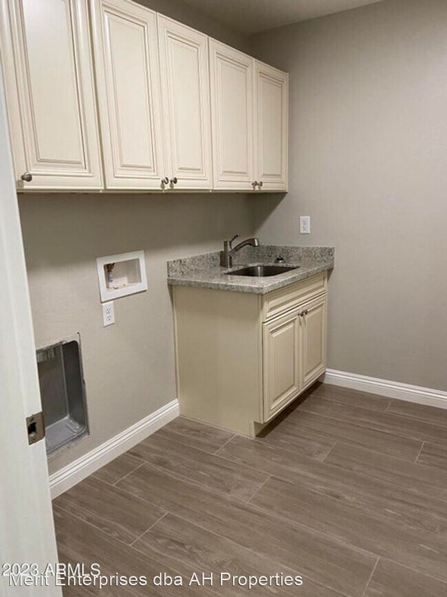 Foto del edificio - 2 br, 2 bath House - 8763 E GREENVIEW DR