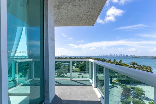 Building Photo - 7900 Harbor Island Dr