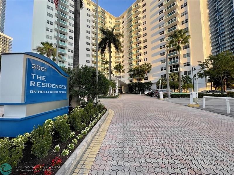 Foto principal - 3001 S Ocean Dr