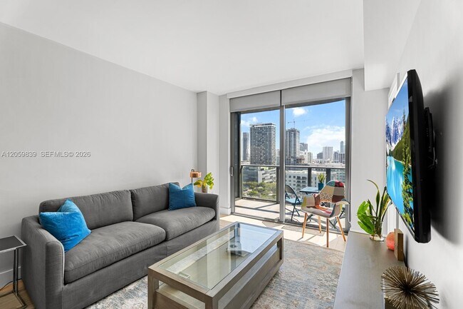 Foto del edificio - 121 NE 34th St