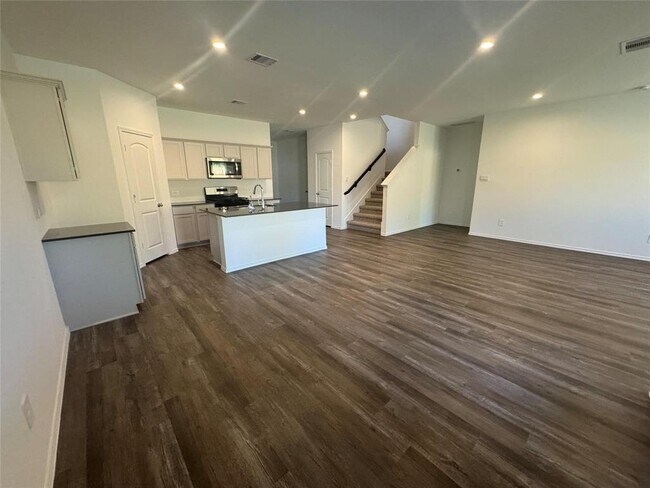 Building Photo - 11837 Summertime Dr