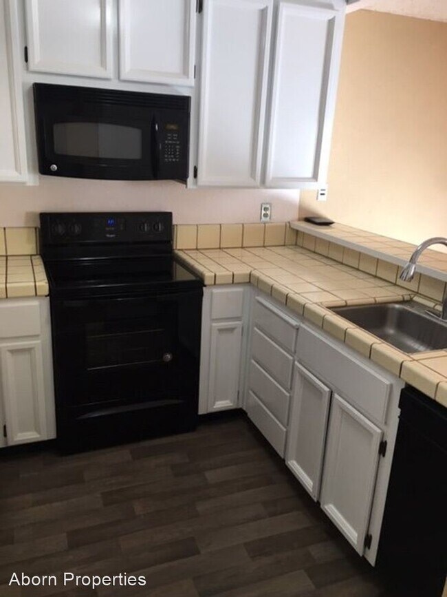 Building Photo - 2 br, 1 bath House - 5510 Makati Circle