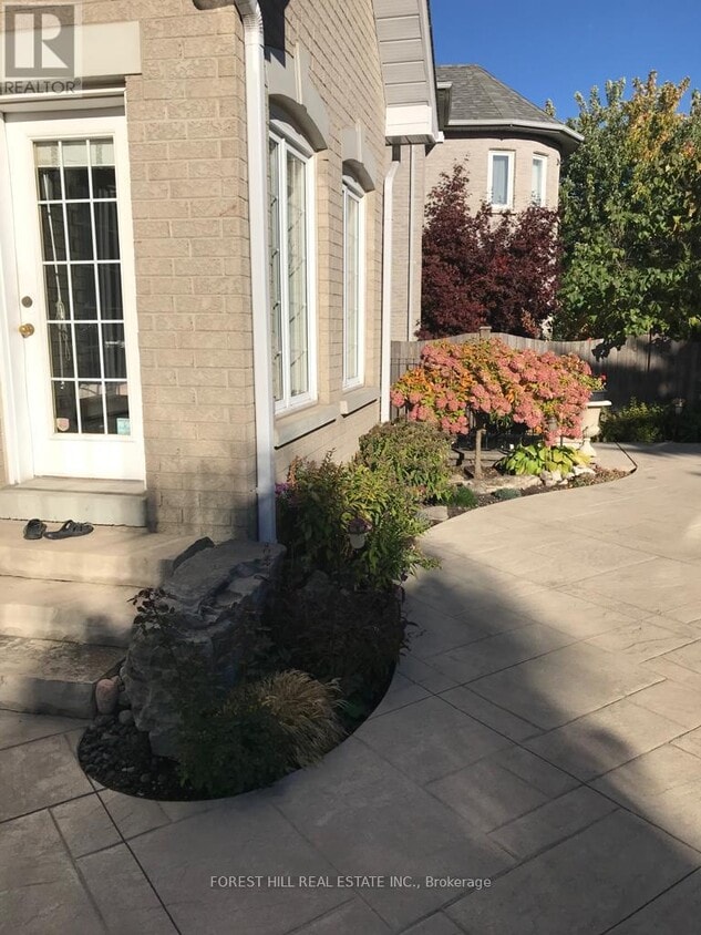 Photo principale - 45 Farnham Dr