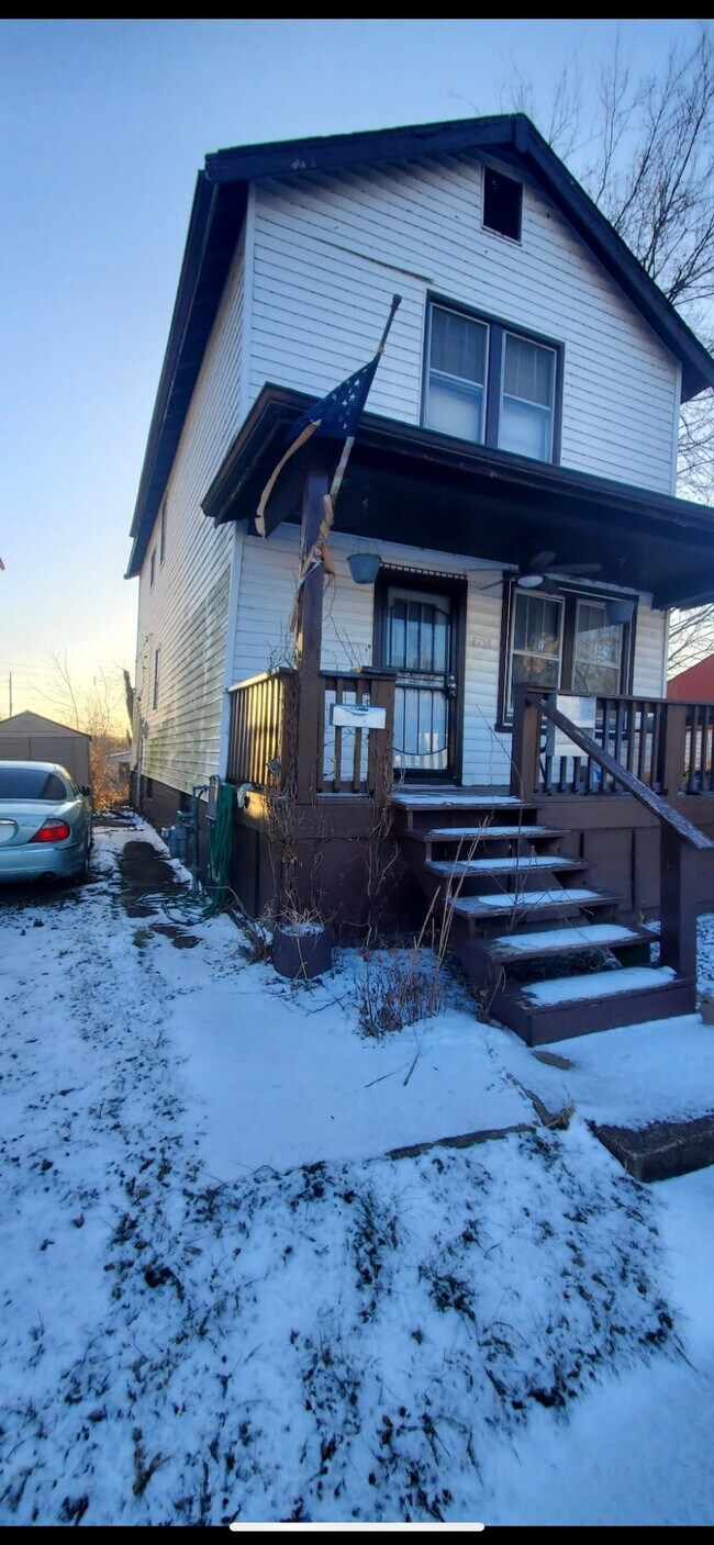 Foto del edificio - 8758 Lowell St